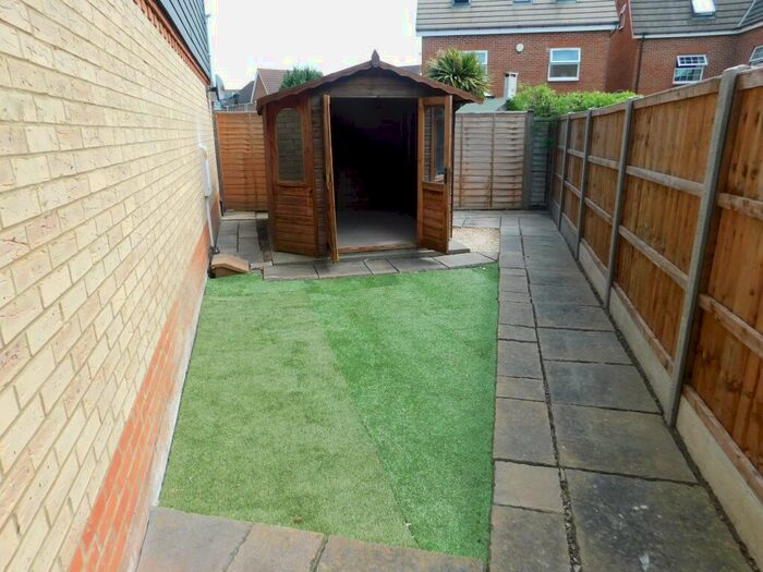 2 Bedroom Flat To Rent In Raite Green, Sittingbourne, ME10