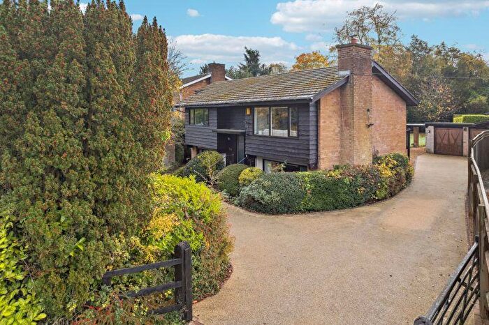 4 Bedroom Detached House For Sale In Hare Lane End, Little Kingshill, HP16