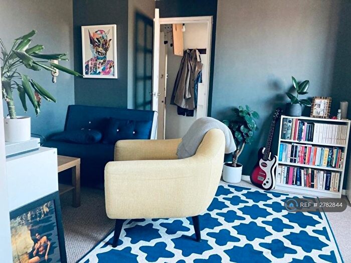 Studio To Rent In Mornington Road, London, SE8