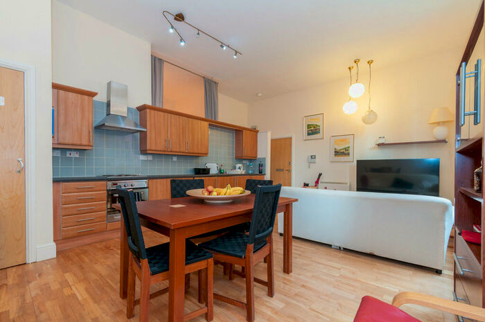 1 Bedroom Apartment To Rent In Hamilton House, Leeds City Centre, LS2