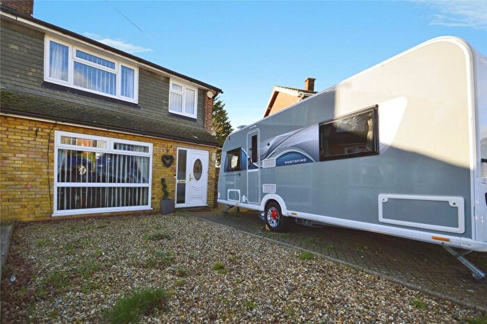 3 Bedroom Semi Detached House For Sale In Vidgeon Avenue, Hoo, Rochester, ME3