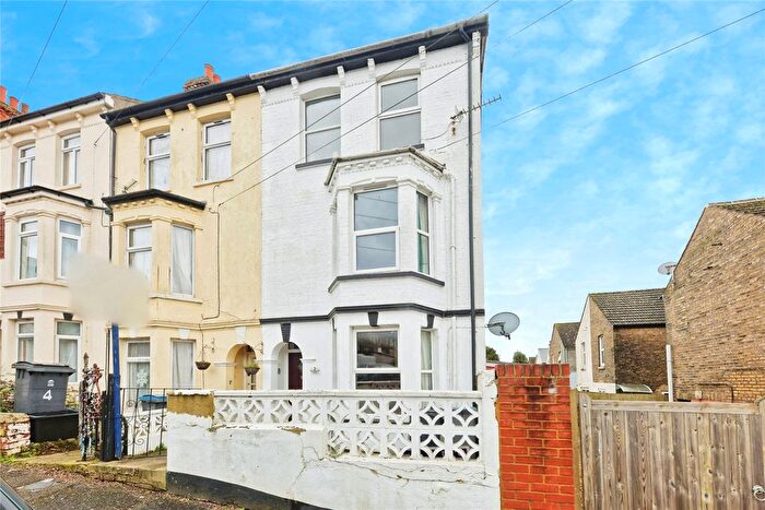 4 Bedroom End Terrace House For Sale In Springfield Road, Dover, Kent, CT16