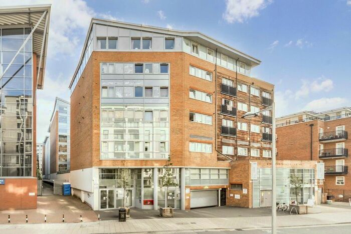 2 Bedroom Flat To Rent In Skerne Road, Kingston Upon Thames, KT2