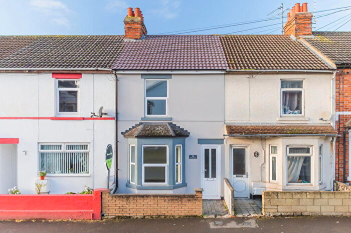 22 Bedroom Terraced House To Rent In St. Marys Grove, Swindon, SN2