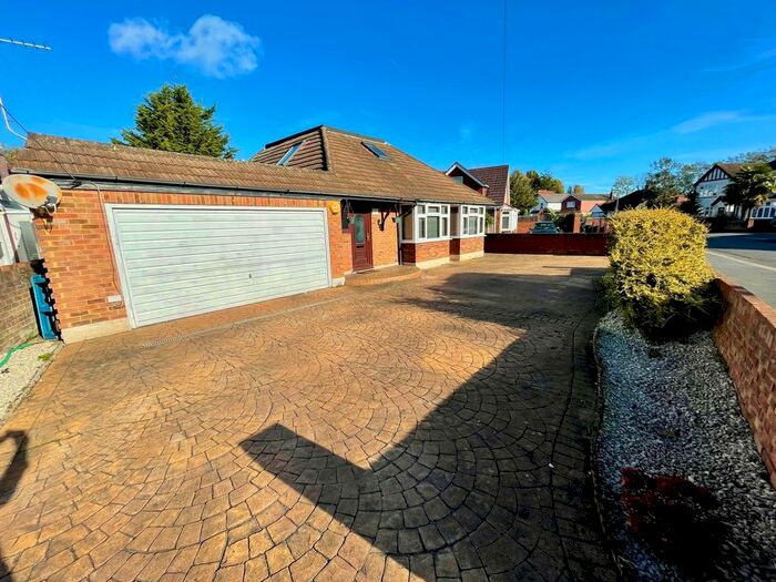 4 Bedroom Detached Bungalow To Rent In Station Crescent, Ashford, TW15