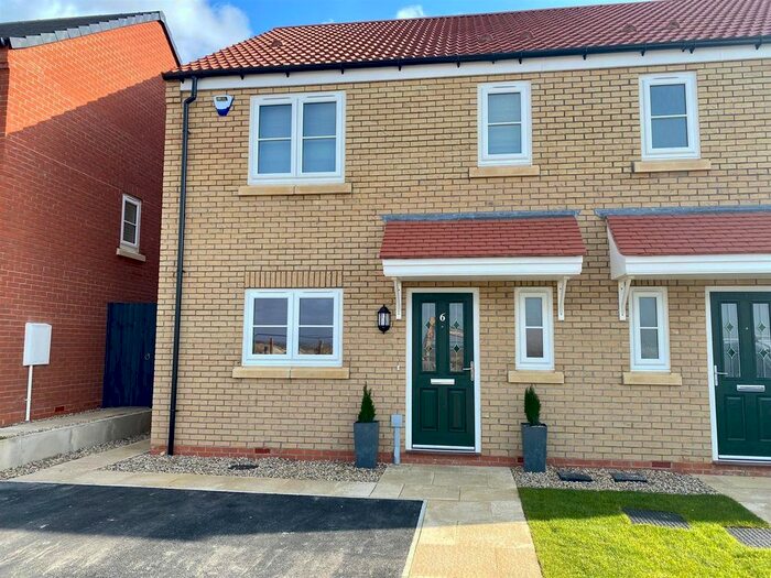 3 Bedroom Semi-Detached House To Rent In Campion Grove, Cornelian Fields, Middle Deepdale, Scarborough, YO11