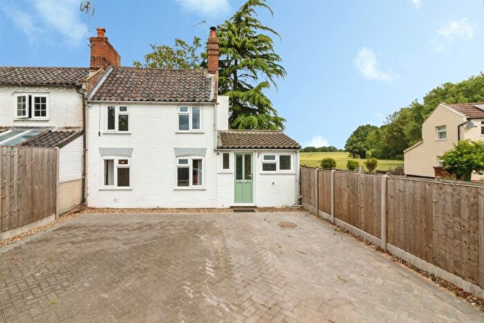 2 Bedroom Cottage For Sale In Yarmouth Road, Ellingham, Bungay, NR35