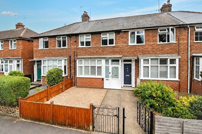 3 Bedroom Property For Sale In Stocklake, Aylesbury, HP20