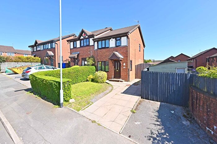 3 Bedroom Semi Detached House For Sale In Hemlock Road, Meir Hay, Stoke-On-Trent, ST3