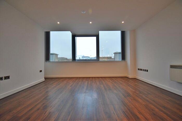 1 Bedroom Flat To Rent In Rd Floor, Churchill Place, Churchill Way, Basingstoke, RG21