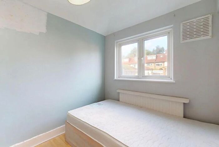 2 Bedroom Flat To Rent In Acton, W3