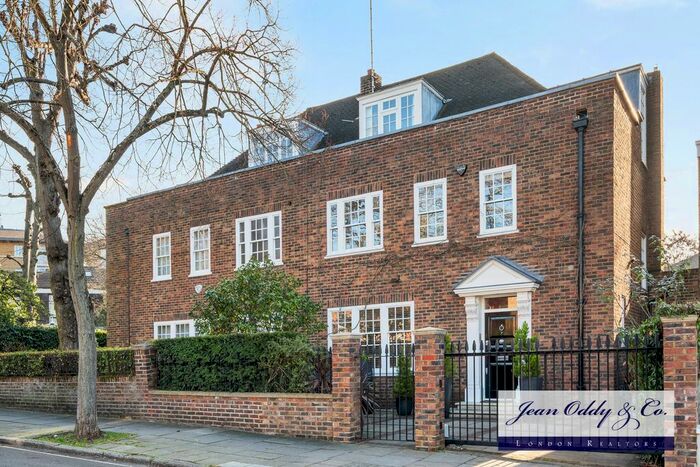 5 Bedroom Semi-Detached House To Rent In Springfield Road, London, NW8