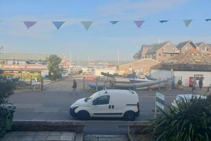 1 Bedroom Flat To Rent In Grove Place, Falmouth, TR11