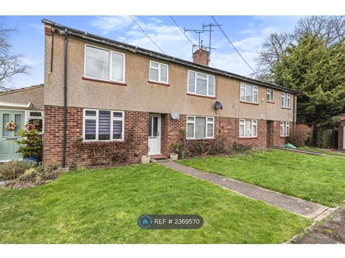 2 Bedroom Maisonette To Rent In Frensham Green, Reading, RG2