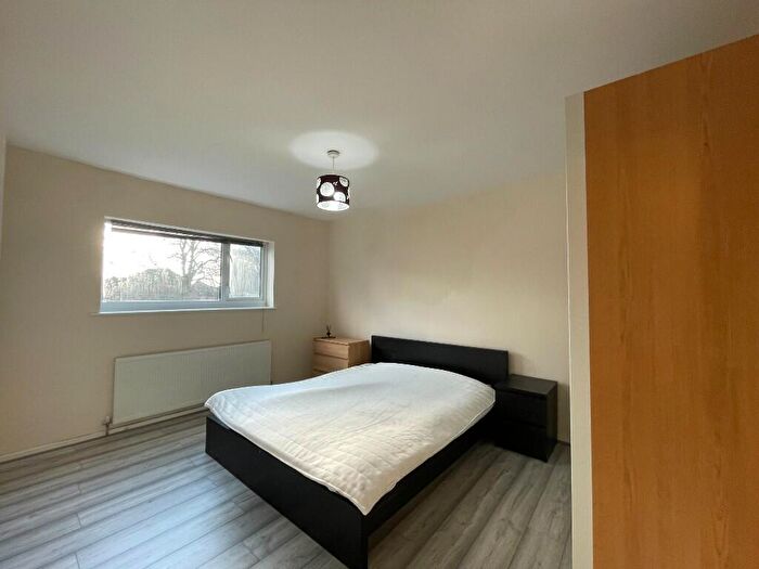 4 Bedroom House To Rent In Weoley Park Road, Birmingham, B29