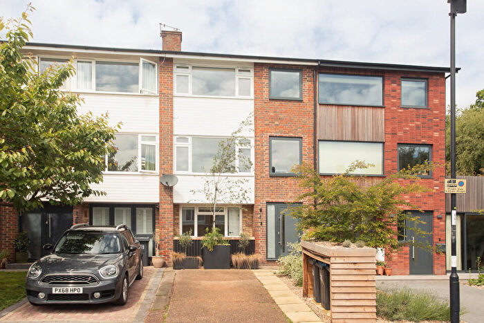 4 Bedroom Terraced House For Sale In Buckleigh Way, Crystal Palace, London, SE19