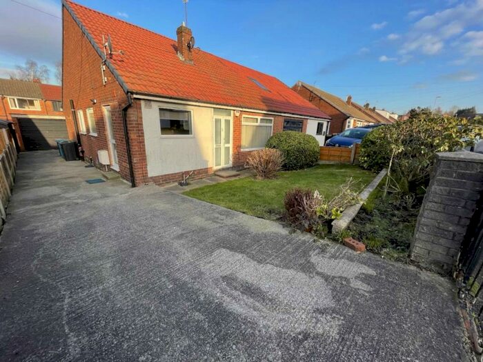 3 Bedroom Bungalow To Rent In Turf Park Road, Royton, OL2