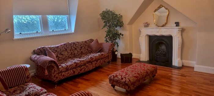 3 Bedroom Flat To Rent In Queens Gate, Aberdeen, Aberdeenshire, AB15