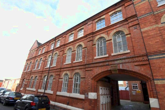 1 Bedroom Flat To Rent In Cobden Street, Kettering, NN16