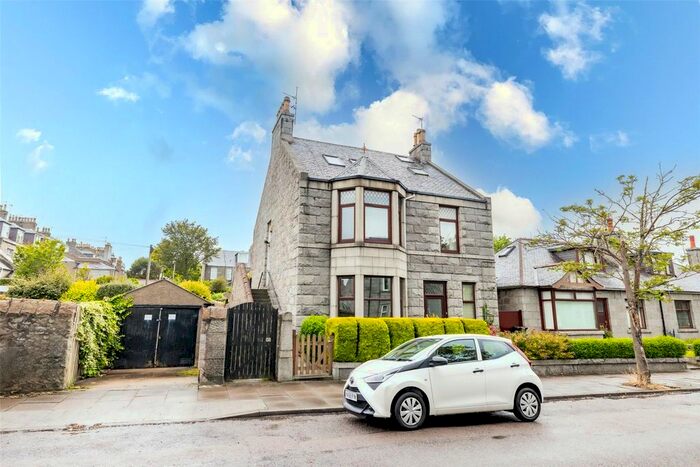 4 Bedroom Flat To Rent In Burnett Place, Aberdeen, AB24