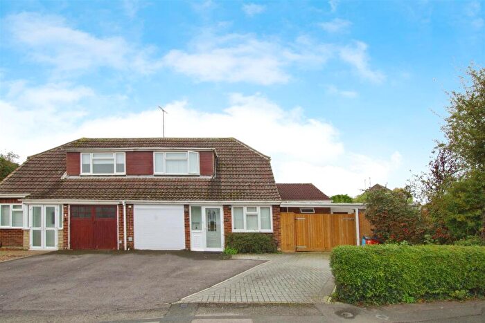 3 Bedroom Semi-Detached House For Sale In Heath Way, Coleview, Swindon, SN3