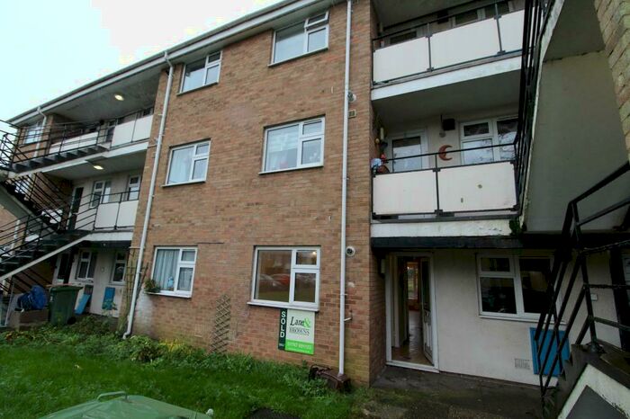 2 Bedroom Flat To Rent In Sandford Rise, Sandy, Bedfordshire, SG19