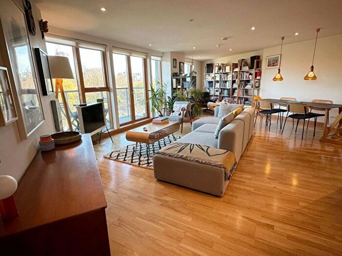 2 Bedroom Flat To Rent In Ink Court, Wick Lane, E3