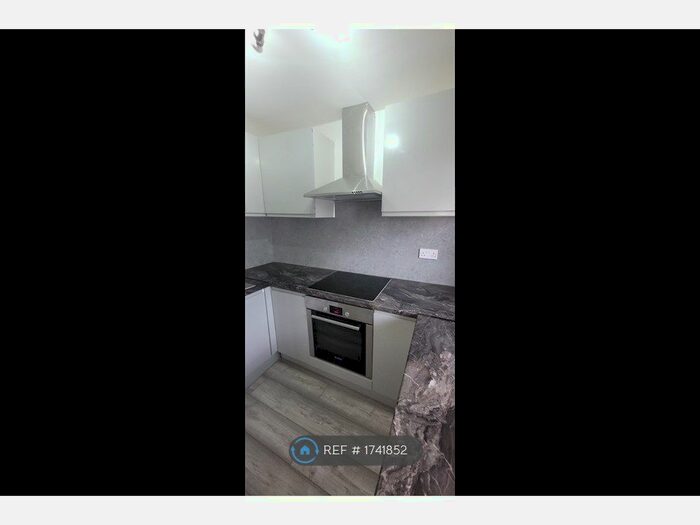 2 Bedroom Flat To Rent In Pycroft Way, London, N9