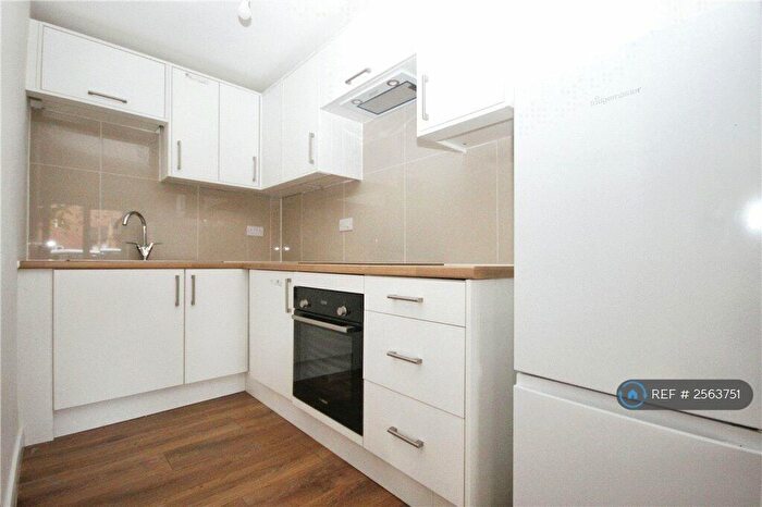 1 Bedroom Maisonette To Rent In Chatsworth Place, Mitcham, CR4