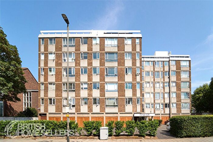 1 Bedroom Flat For Sale In Heathfield Road, London, SW18