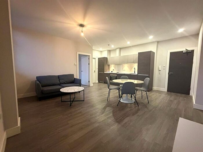 1 Bedroom Flat To Rent In Dawsons Square, Pudsey, LS28