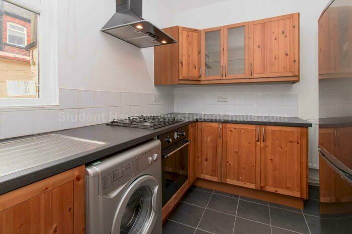 3 Bedroom House To Rent In Peacock Avenue, Salford, M6