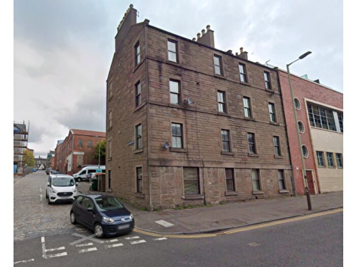 2 Bedroom Flat To Rent In Arbroath Road, Dundee, DD4