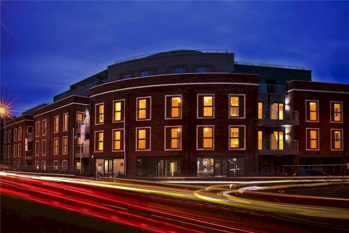 1 Bedroom Flat To Rent In Landmark Court, Queens Road, Weybridge, Surrey, KT13