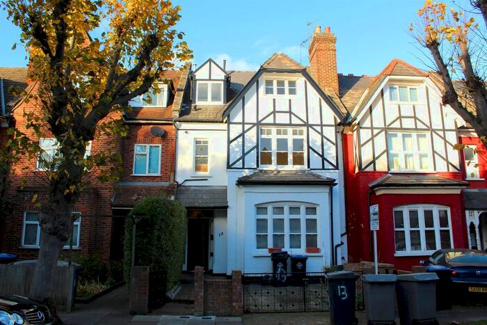 2 Bedroom Flat To Rent In Stanley Gardens, London, NW2