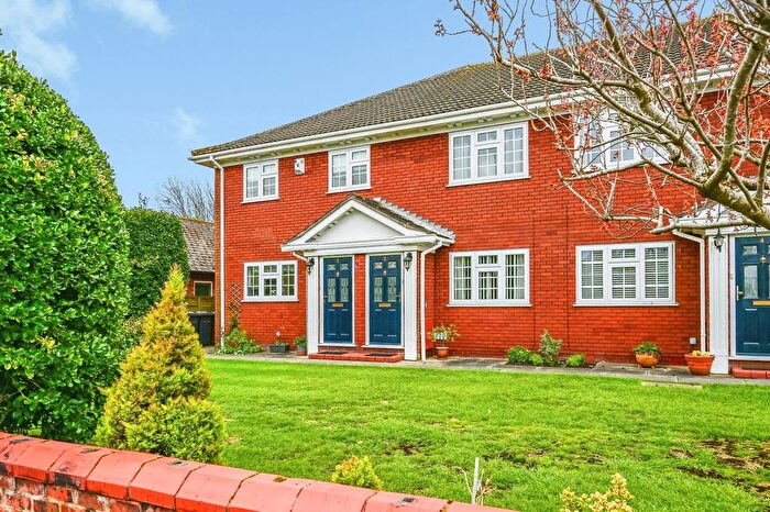 2 Bedroom Flat For Sale In Andrews Lane, Formby, Liverpool, Merseyside, L37