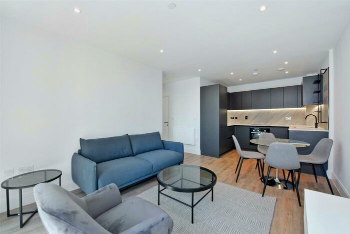 2 Bedroom Apartment To Rent In Darjeeling House, Memorial Avenue, Slough, SL1