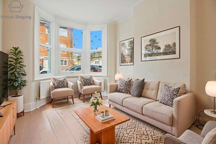 5 Bedroom Terraced House To Rent In Skeltons Lane, Leyton, E10