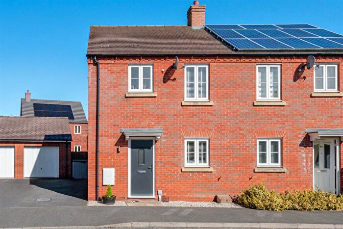 3 Bedroom Semi-Detached House For Sale In Lady Mayor Drive, Bedford, MK41