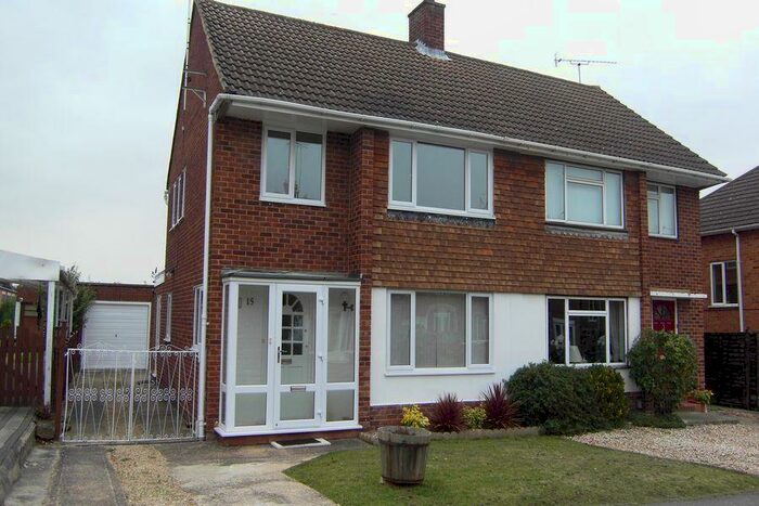 3 Bedroom Semi-Detached House To Rent In Sevenoaks Road, Earley, RG6