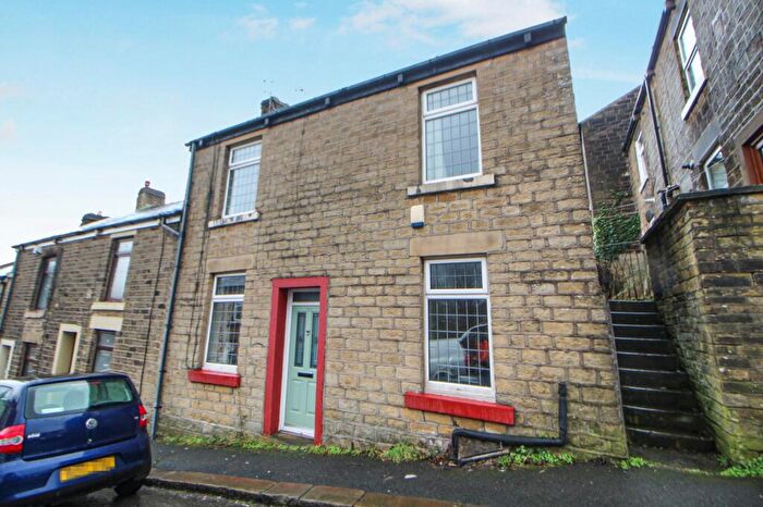 2 Bedroom End Of Terrace House To Rent In Union Street, Glossop, Derbyshire, SK13