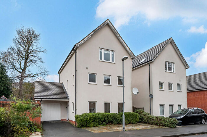 5 Bedroom Detached House For Sale In Jaguar Lane, Bracknell, RG12