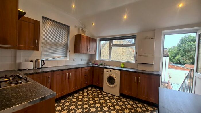 1 Bedroom Flat To Rent In Bethell Avenue, London, E16