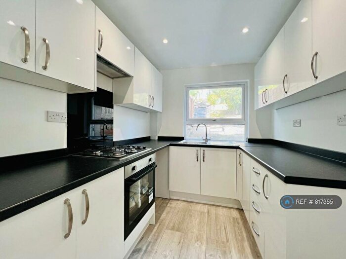 2 Bedroom Terraced House To Rent In Luton Road, Chatham, ME4