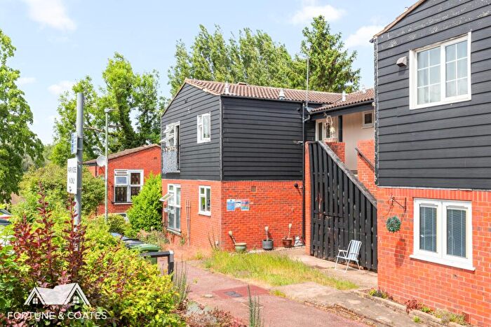 1 Bedroom Maisonette For Sale In Woodbine Close, Harlow, CM19