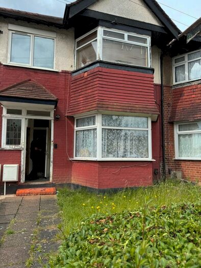 Studio To Rent In Vancouver Road, Burnt Oak, Edgware, HA8