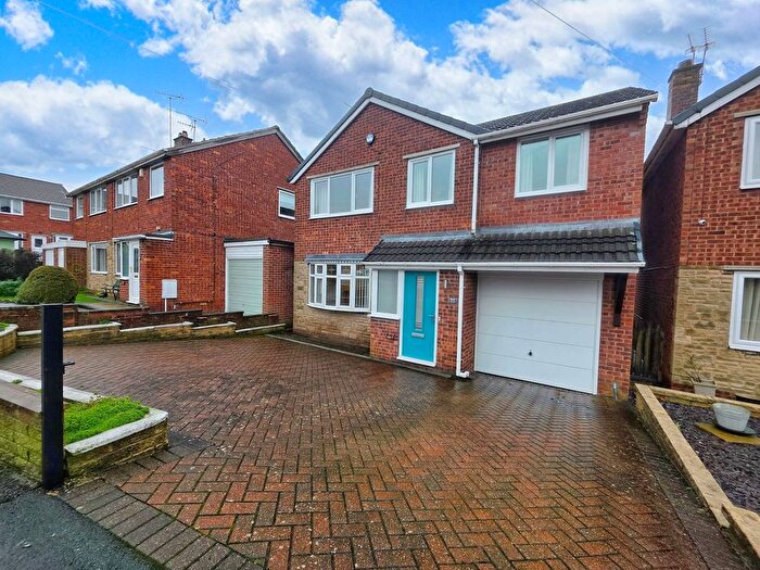 4 Bedroom Detached House For Sale In Hall Royd Walk, Silkstone Common, Barnsley, S75