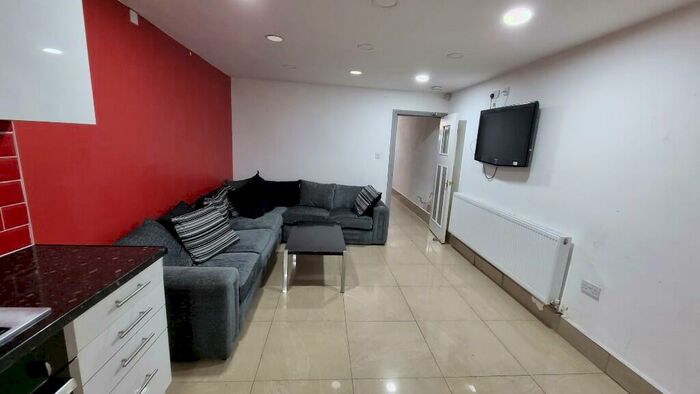 7 Bedroom Detached House To Rent In Alton Road, Birmingham, B29