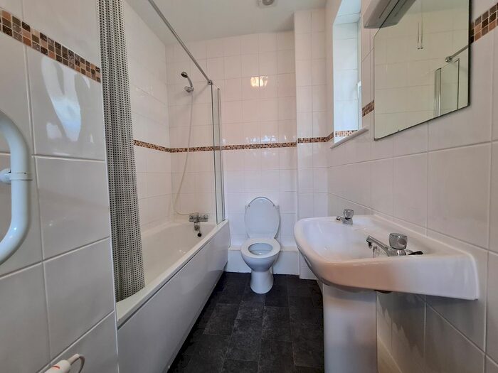 2 Bedroom Maisonette To Rent In Abbeyfields, Peterborough PE2