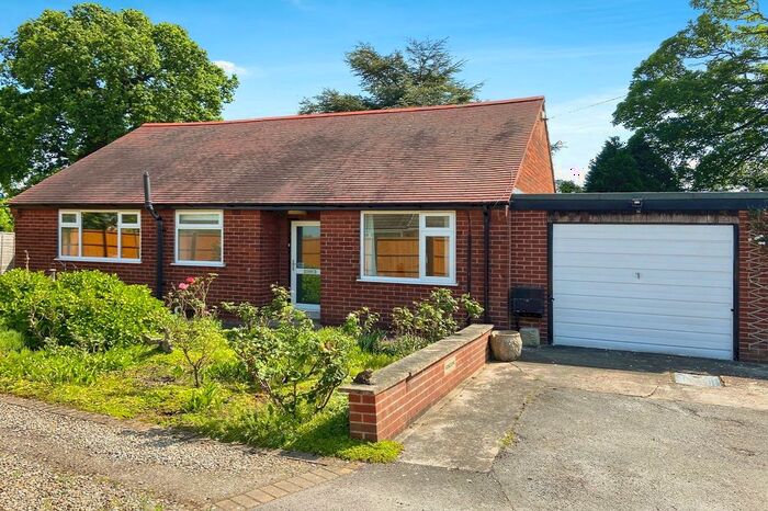 3 Bedroom Bungalow For Sale In West Lane, Burn, Selby, North Yorkshire, YO8